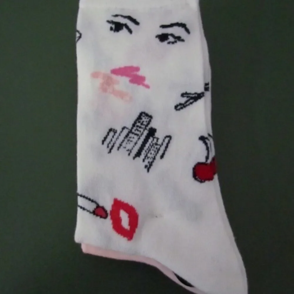 Kate Spade New York Women’s Novelty Crew Socks Lipstick Face Motif 3 pr